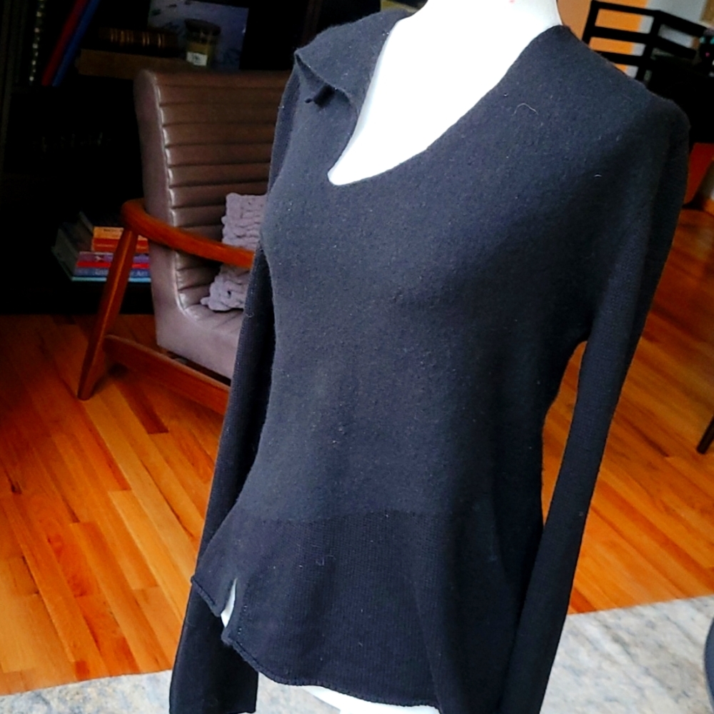 Italian Virgin Wool elegant black sweater. Size 14 (runs more like 6-8).